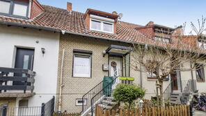 Bremen-Huchting: Vermietetes Reihenmittelhaus mit Garten und Vollkeller