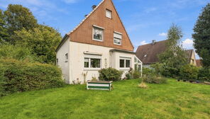 Bremen-Burglesum: Freistehendes-Einfamilienhaus mit Baugrundstück !!!Achtung Bieterverfahren!!!