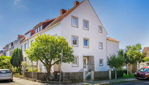 Bremen-Hastedt: Vermietetes Zweifamilienhaus in attraktiver Lage mit Potenzial.