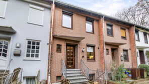 Bremen-Horn: Solides Reihenhaus mit Potential wartet auf einen neuen Eigentümer