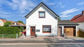 Gepflegtes Zweifamilienhaus mit Garage in beliebter Lage von Bremen-Grohn