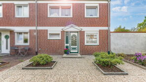 Bremen - Arsten: Gepflegtes, großzügiges Reihenendhaus mit Garage in ruhiger Wohnlage