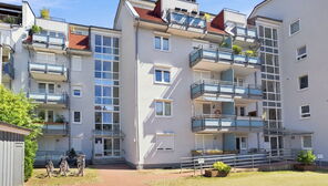 Bremen-Buntentor: Exklusiv, Barrierearm, Weserblick - gepflegte Etagenwohnung mit Balkon und Carport