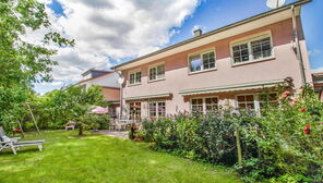 Platz für Alle! Haushälfte, ideal für Mehrgenerationen, Großfamilien und Investoren in Top Lage