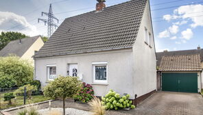 Modernisiertes Einfamilienhaus mit Garage in Bremen-Lüssum