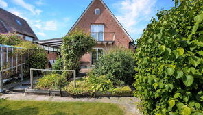 Bremen - Burgdamm: Freistehendes Einfamilienhaus mit Garten und Garage in guter Lage