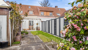 Reihenmittelhaus mit ausgebautem Dachgeschoss, Vollkeller und Doppelgarage in Ohlenhof