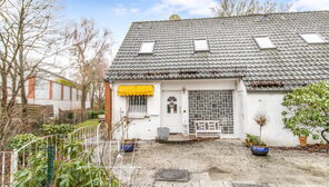 Bremen-Marßel: Reihenendhaus mit großem Garten und Garage in der Nähe des Pellens Park