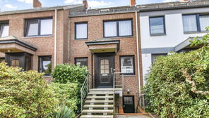 Bremen-Habenhausen: Reihenmittelhaus mit Garage in ruhiger Seitenstraße