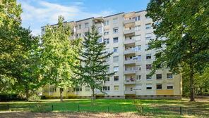 Bremen-Neustadt: Helle und moderne Etagenwohnung mit Balkon in zentraler Lage