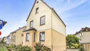 Bremen-Huckelriede: Zweifamilienhaus mit 2 Wohneinheiten einem Carport und großem Garten