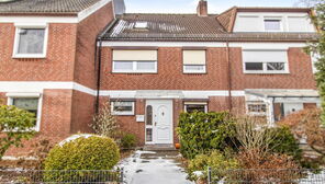 Bremen Oberneuland: Schönes Reihenmittelhaus mit durchdachter Aufteilung in ausgezeichneter Lage