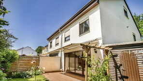 Bremen-Burgdamm: Gepflegtes Reihenendhaus mit Sonnenterrasse, Garten und Garage in guter Lage
