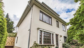 Bremen-Radio Bremen: Freistehendes Mehrfamilienhaus in beliebter Wohnlage mit großem Garten