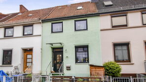 Viel Platz für die ganze Familie - modernes Reihenmittelhaus mit Garten und ausgebautem Dachgeschoss