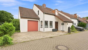 Bremen-Sebaldsbrück: Charmantes Einfamilienhaus mit Garage und Garten
