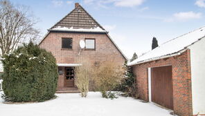 Großzügige Doppelhaushälfte mit Baureserve und Garage auf großem Grundstück in Bremen-Blumenthal