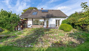 Schönes Einfamilienhaus in Leuchtenburg mit Garage, Vollkeller und Südgarten
