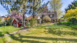 Bremen Burg-Grambke: Freistehendes Ein-/Zweifamilienhaus mit Garage und Garten in begehrter Lage