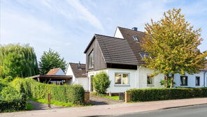Großzügige Doppelhaushälfte mit neuwertigem Anbau, großem Grundstück und Carport in Bremen-Aumund
