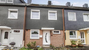 Bremen-Kattenesch: Reihenmittelhaus mit Garage in familienfreundlicher und ruhiger Wohnlage